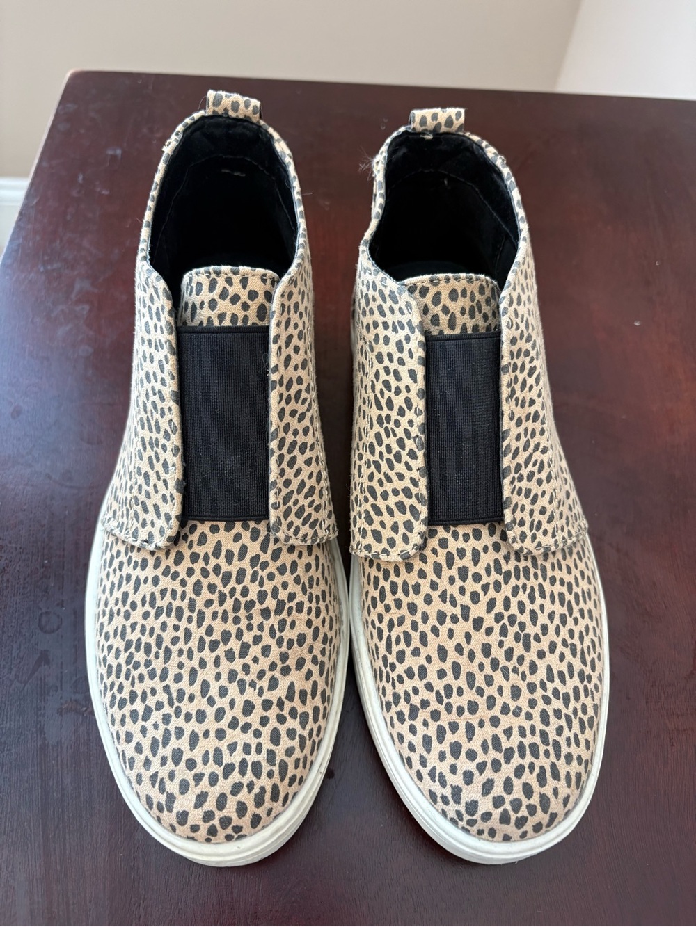 Women’s Beige Leopard Slip-On Sneaker with Black Elastic Sneaker shoes Sz 6.5 - Picture 4 of 9